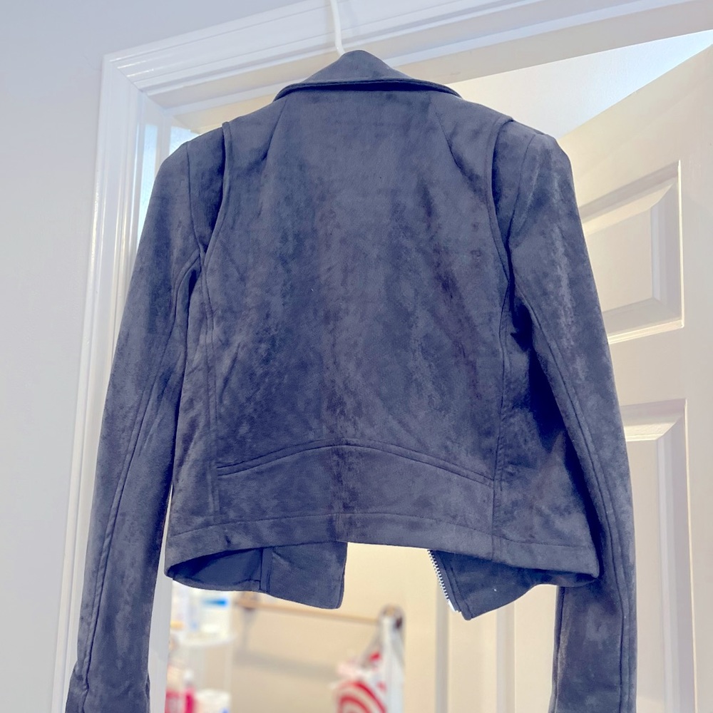 VICI grey suede cropped moto jacket. NEVER BEEN WORN! Size XS - Picture 2 of 5